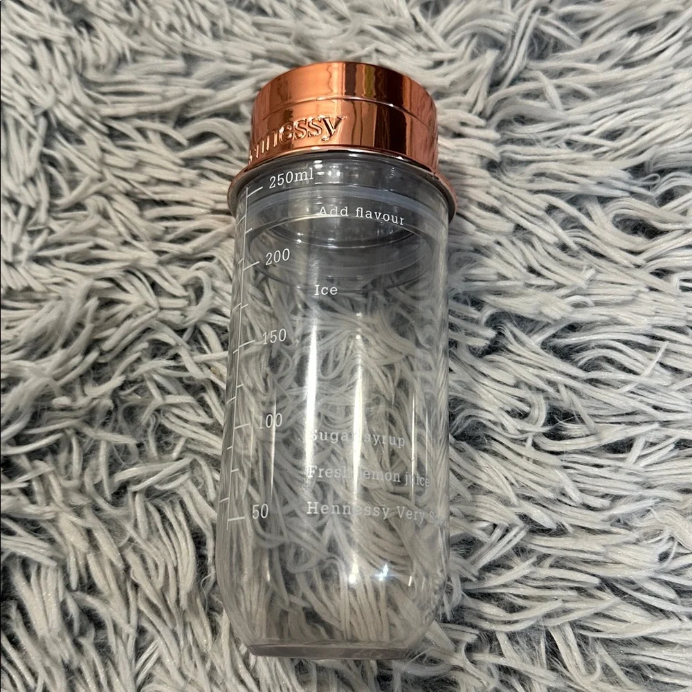 5/$15 New Hennessy Limited Edition Cocktail Shaker 🥃